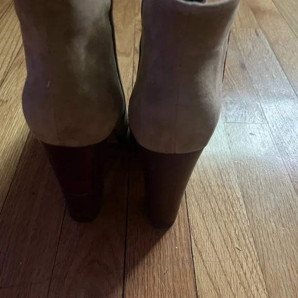 Vince Camuto Women's Tan Platform Bootie - Picture 4 of 4